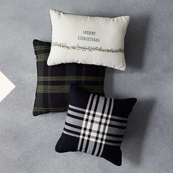 Hearth and Hand Magnolia Pillow, Black, EUC - Picture 2 of 2